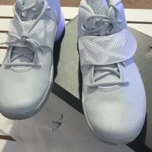 Nike | Shoes | Nike Kyrie Flytrap Iii Pure Platinum Metallic  display picture 2